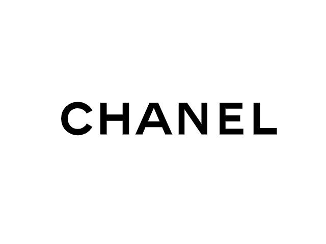 Chanel: Elevate Her Style with Timeless Luxury